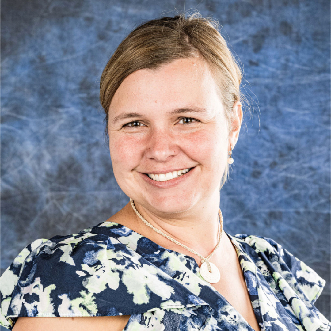 Headshot of Kelly McGreggor